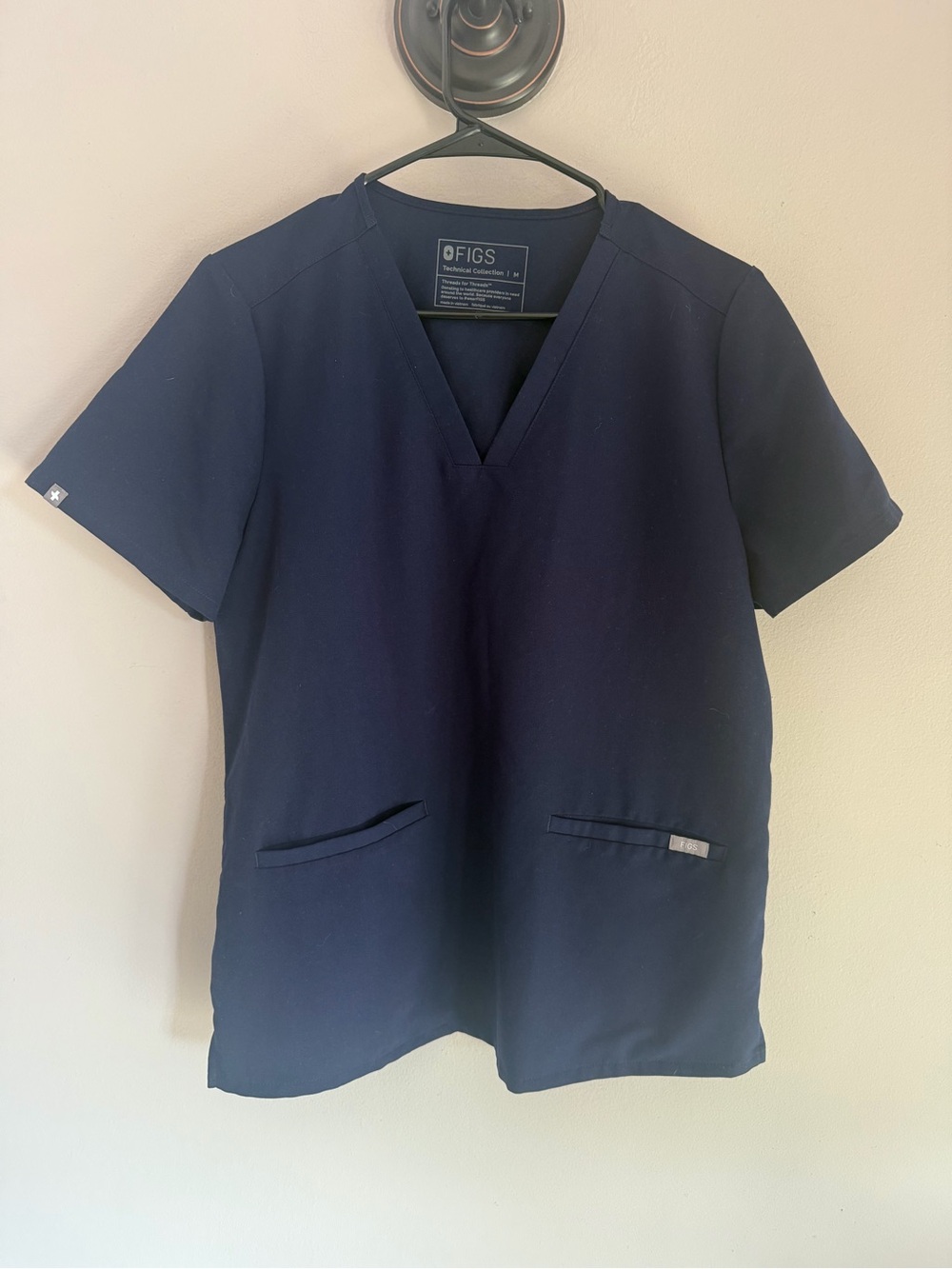 FIGS Technical Collection Navy Blue V-Neck Scrub Top Medium